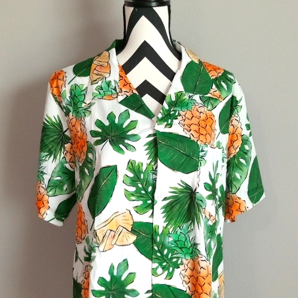 Other - 🆕 Men's Hawaiian Pineapple Shirt
